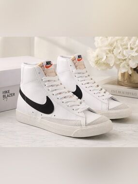 Nike blaze 77 White and Black High-Tops